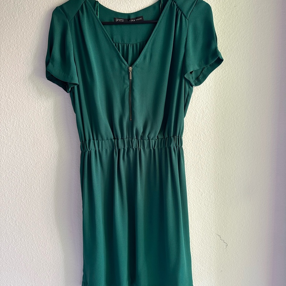 NWOT Zara Green Zipper V neck Short Sleeve Dress